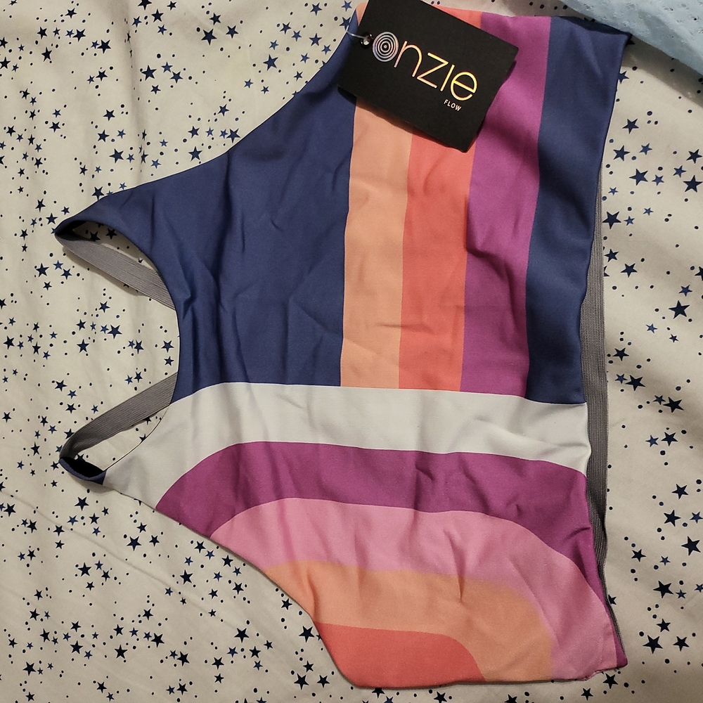 Bundle - Picture 1 of 8